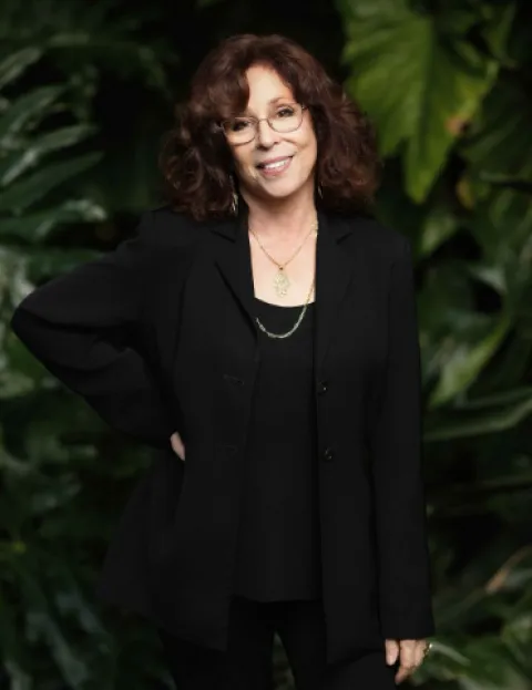 Agent Photo of Debra